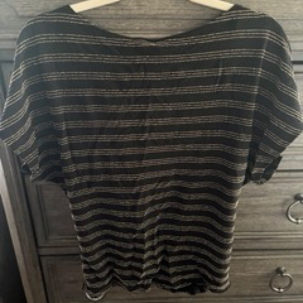 Top - Picture 2 of 3